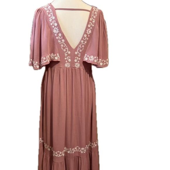 NWT Elegant Embroidered Mauve Maxi Dress - Picture 5 of 11